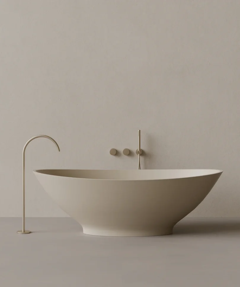 Bañera orgánica beige Mushin SORA de diseño escultórico para baño contemporáneo